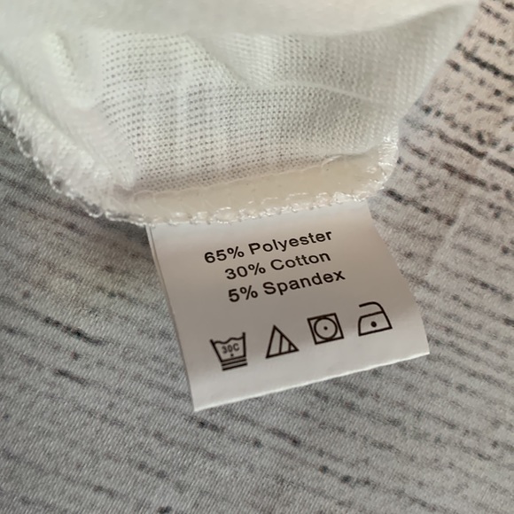 V-neck Top with Lace accent New w/out Tags - Picture 6 of 7